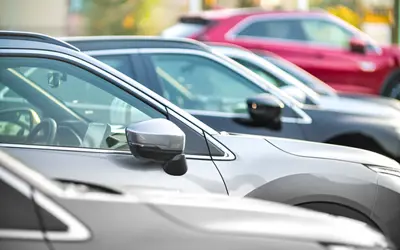 Cars parked side by side